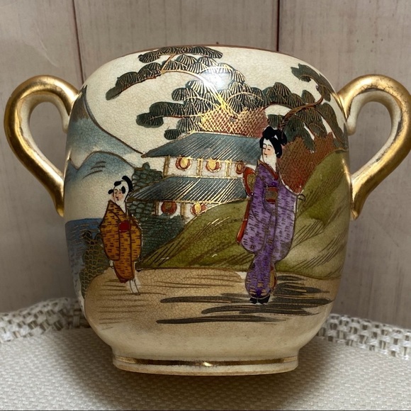 Antique Satsuma from Japan Meiji research: Vatican.com or eBay for more … - Picture 15 of 16